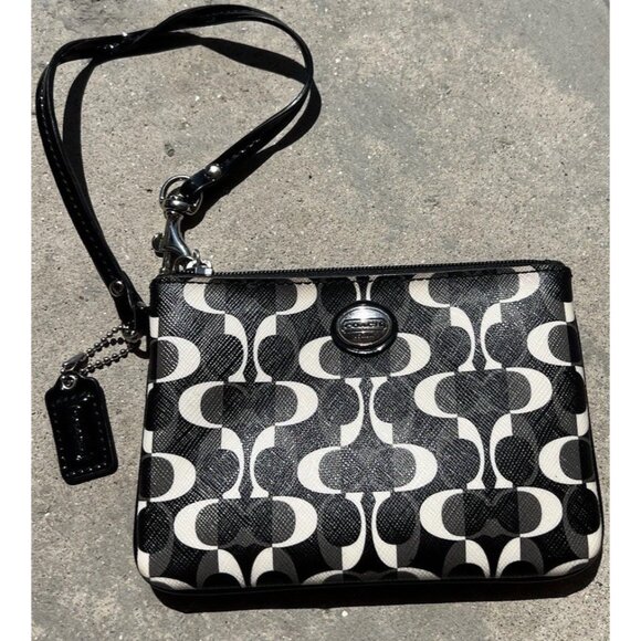 Coach Peyton Dream C East West Swingpack Black & White Logo Bag Purse 6x4.5 - Picture 1 of 15